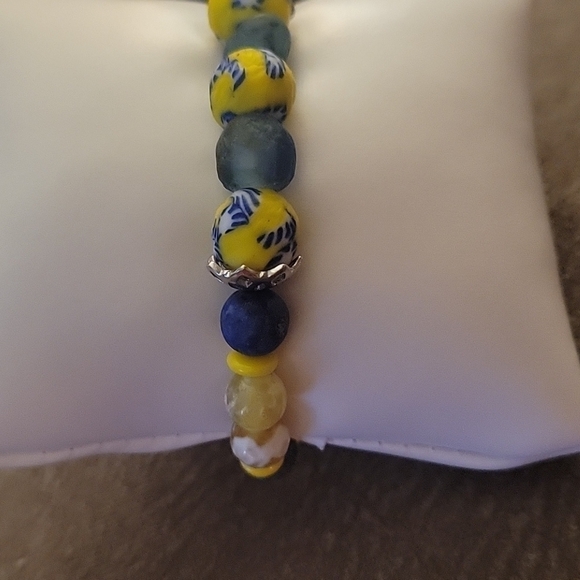 HANDMADE African Trade Lapis Fire Agate Beaded Bracelet - Picture 4 of 7